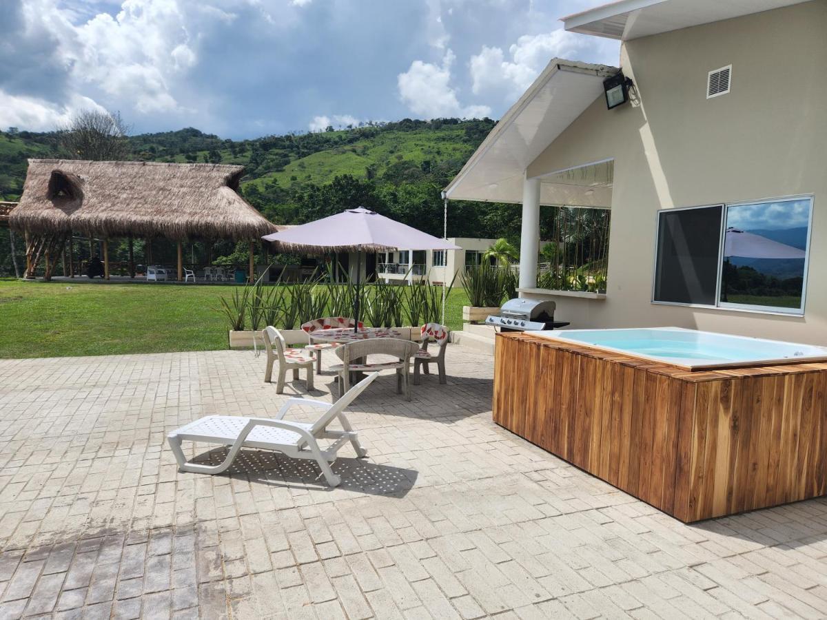 Villeta Casa De Campo Caracoli Spa Eksteriør billede